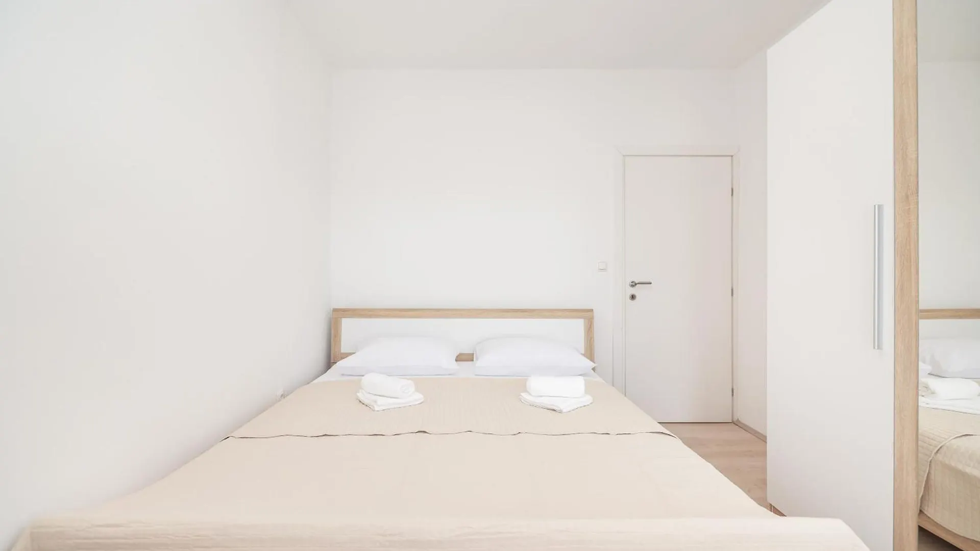 Villa Nada For 10 People With Pool & Integrated Whirlpool Galovac  Galovac (Zadar)