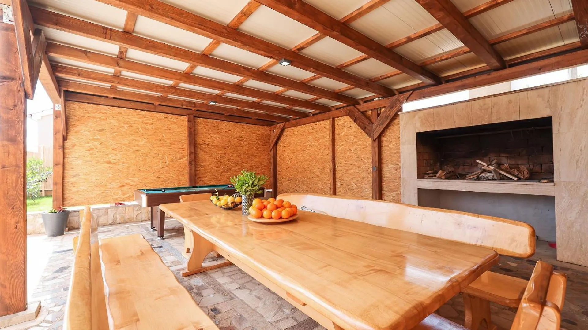 Villa Nada For 10 People With Pool & Integrated Whirlpool Galovac