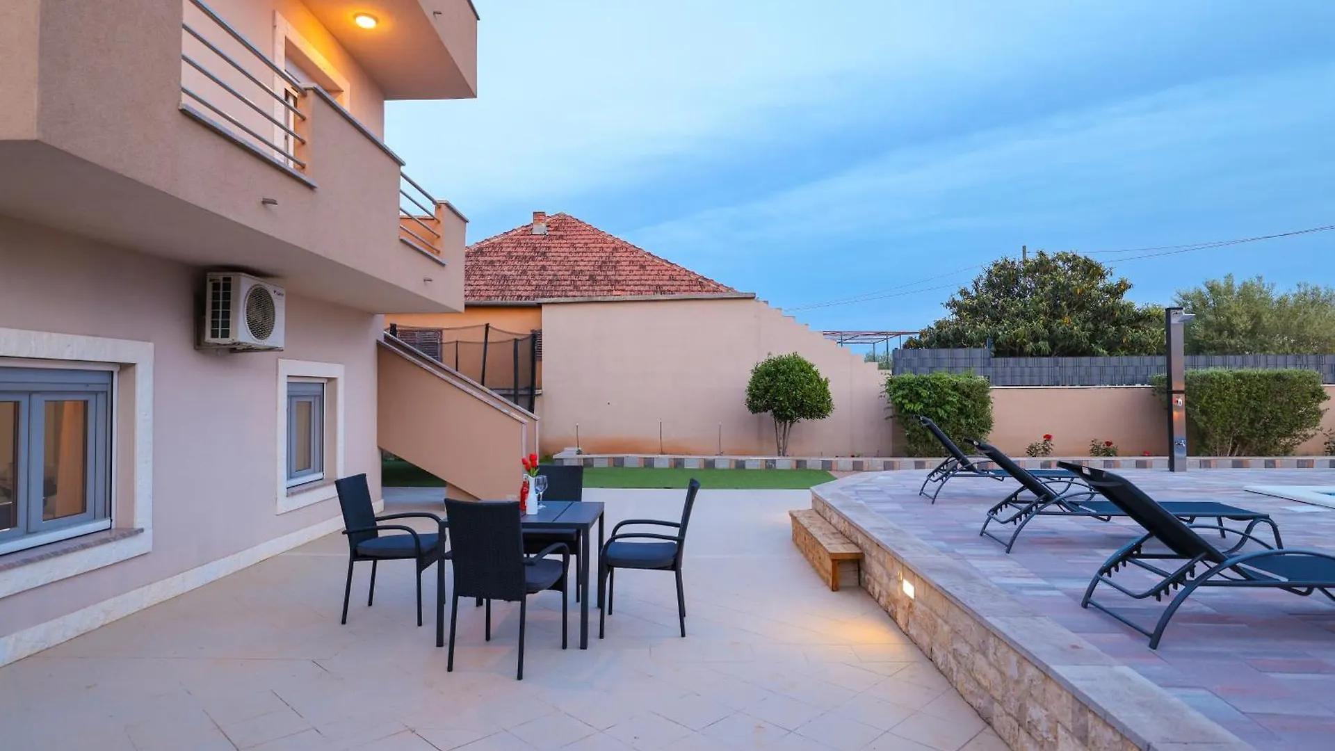 Villa Nada For 10 People With Pool & Integrated Whirlpool Galovac  0*, Galovac (Zadar) Croacia